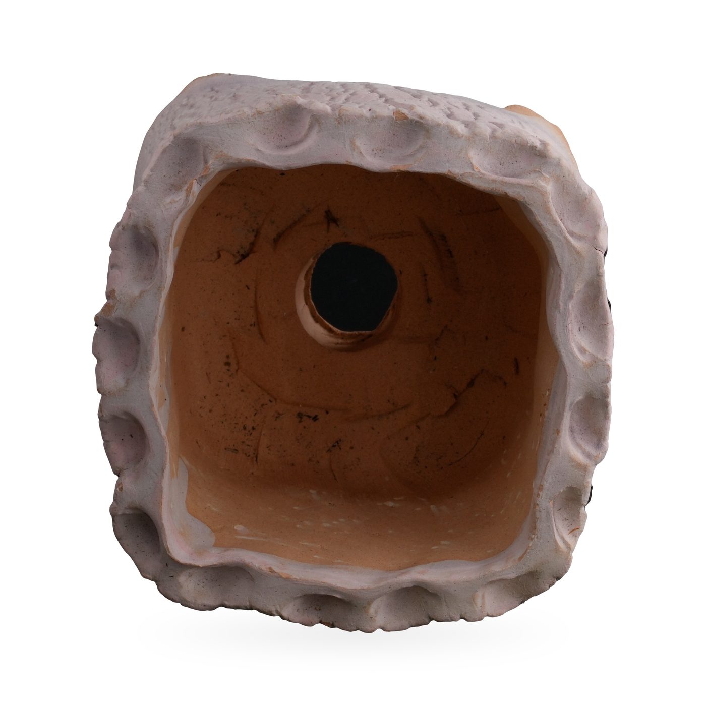 Pink-white square footed pot with bark-like texture, scalloped rim and terracotta-coloured feet – view 3