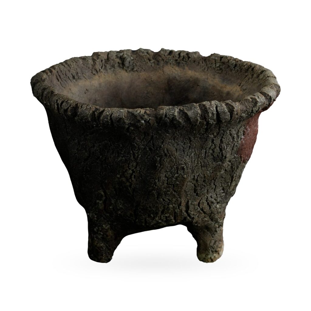 Round charcoal bark-texture footed pot with a terracotta-red accent patch, 12×8cm