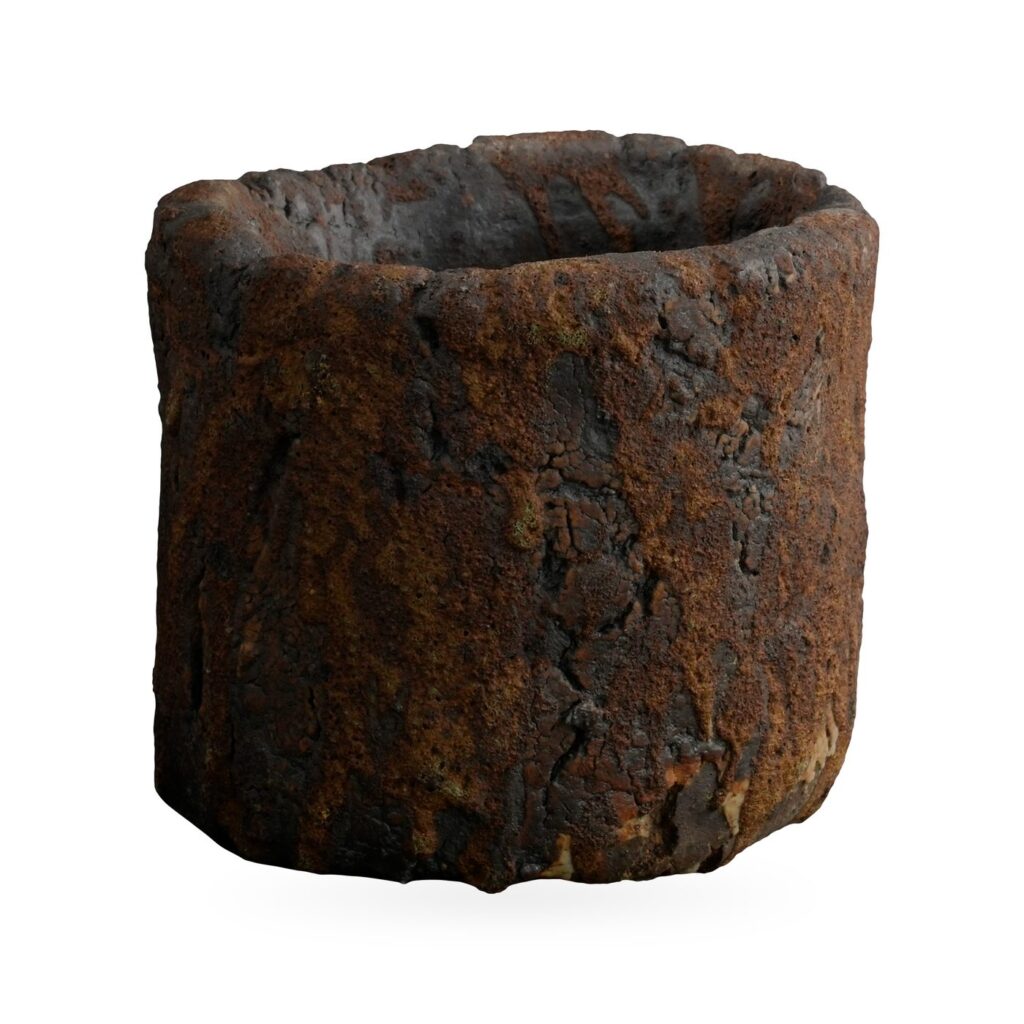 Rustic cylinder pot with rough bark-like texture in rust and dark brown, 7.5×6.5cm