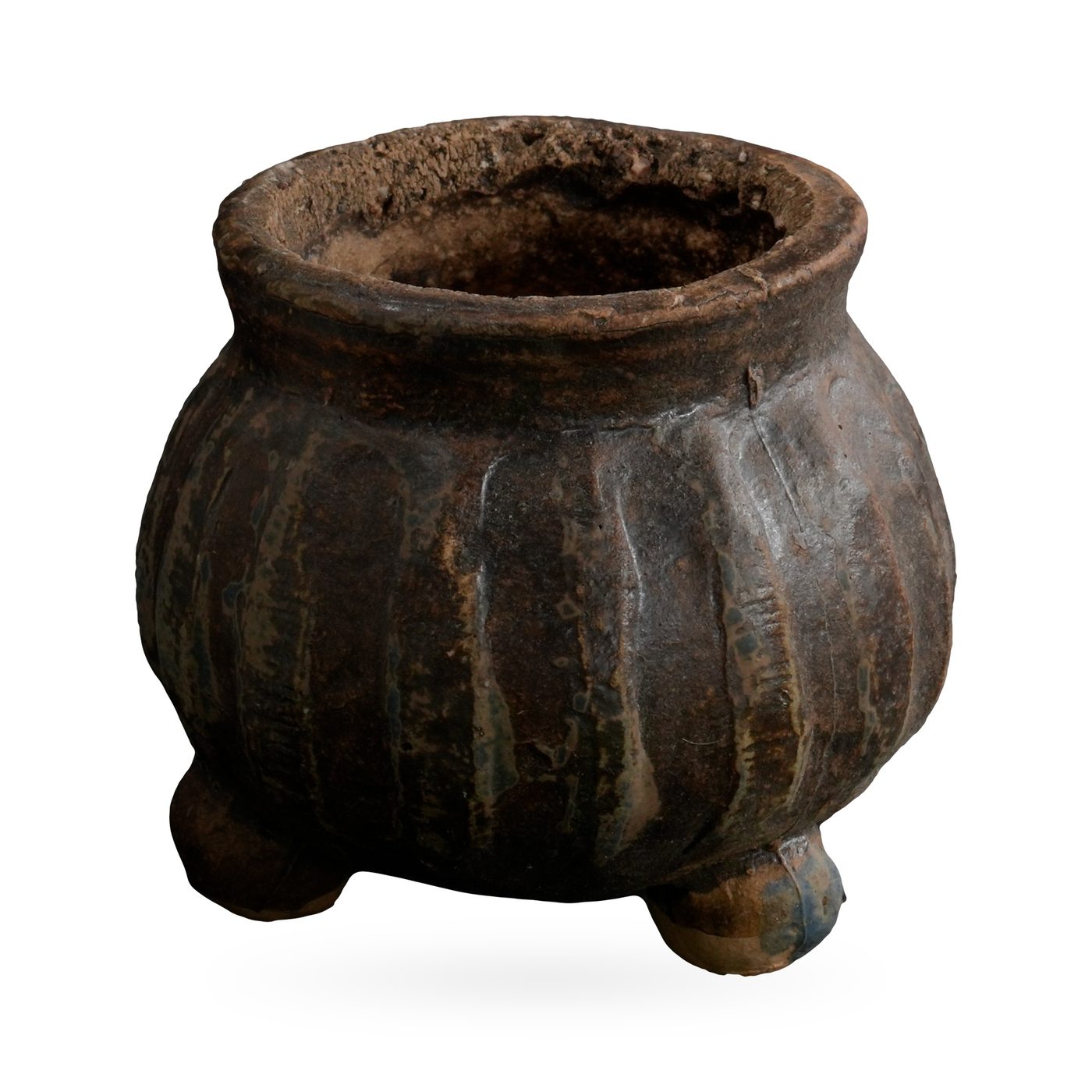 Rustic dark brown ribbed melon-shaped pot with blue-grey streaks on small feet, 7×6cm