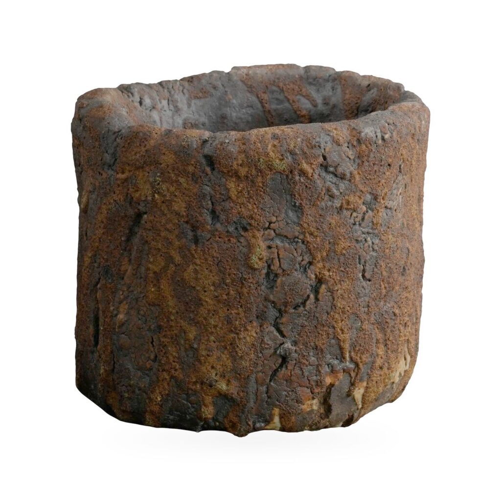 Rustic cylinder pot with rough bark-like texture in rust and dark brown, 7.5×6.5cm